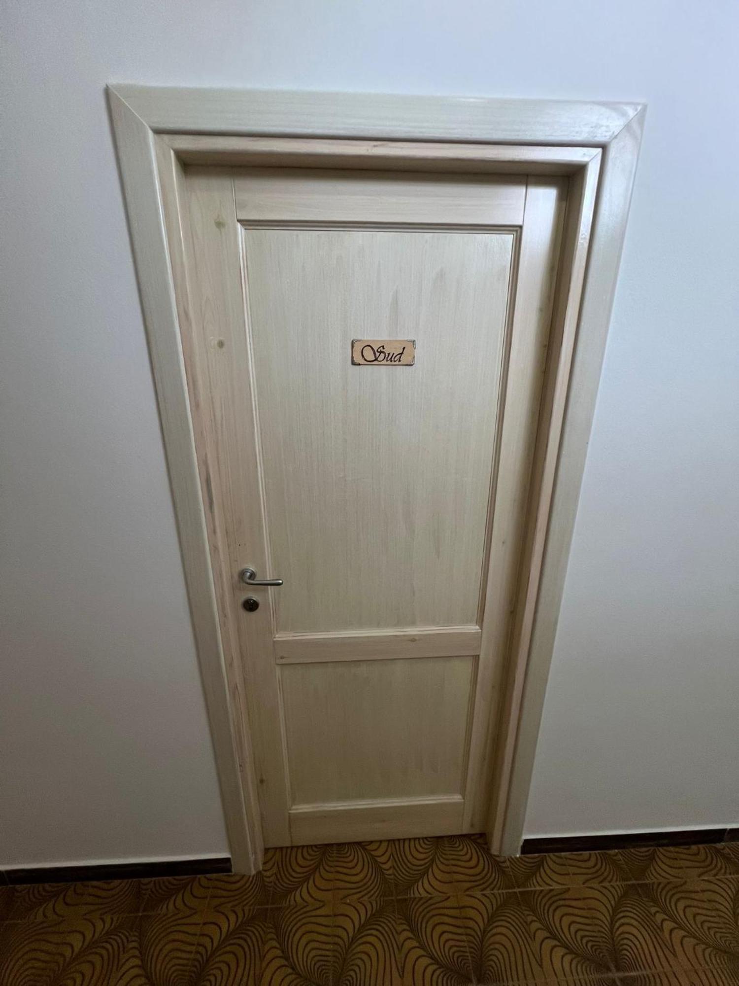 B&B Via Dei Mille Кастельсардо Экстерьер фото