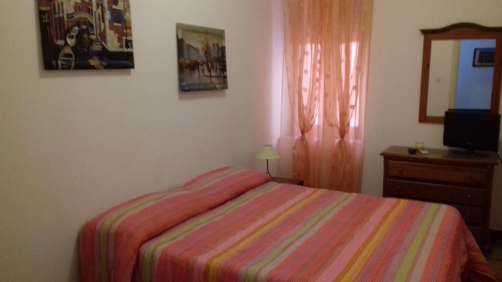 B&B Via Dei Mille Кастельсардо Экстерьер фото