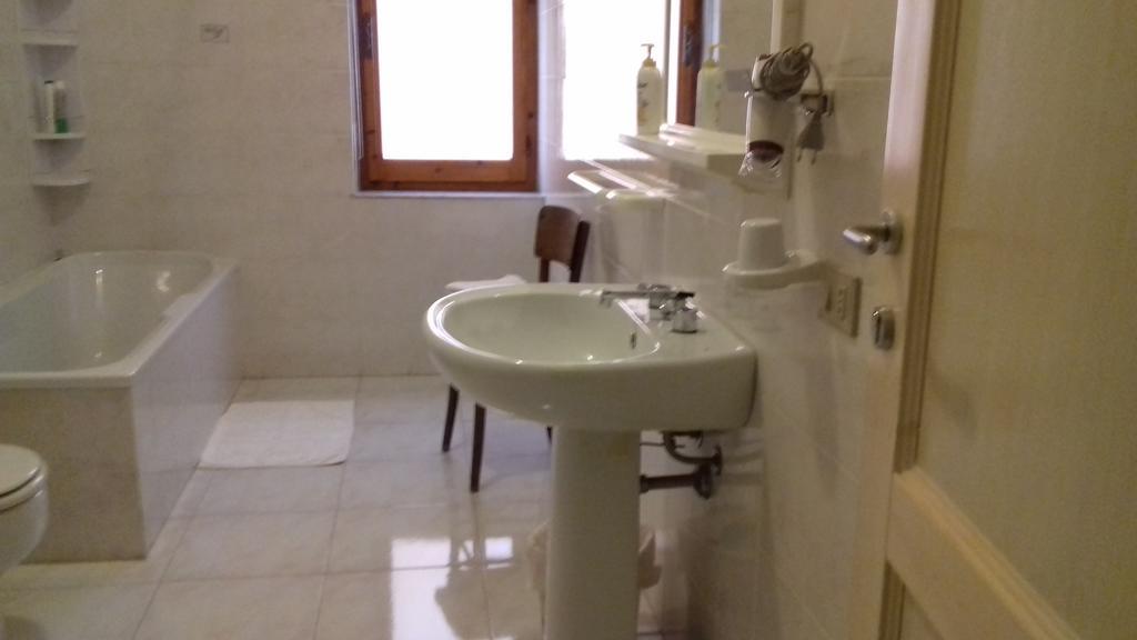 B&B Via Dei Mille Кастельсардо Экстерьер фото